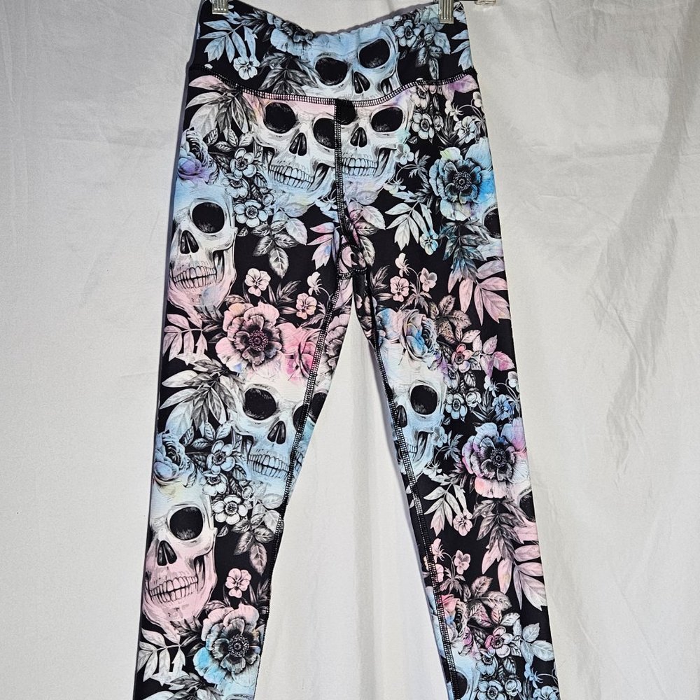 Evolution and Creation Capri Leggings Floral Skull Design Size S